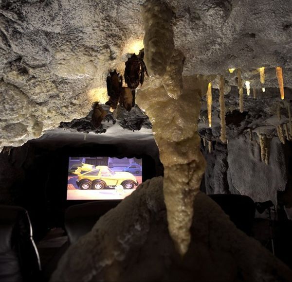 Кинотеатр для пещерных людей