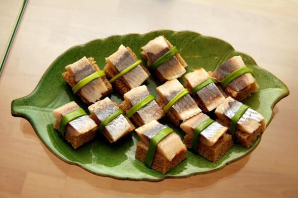 Как приготовить картошку с курицей в духовке с грибами и