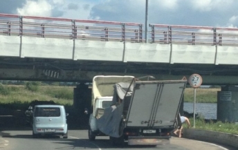 Подборка фоток под мостом глупости в Питере