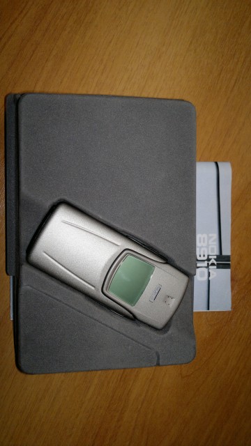 Nokia 8910 Natural Titanium