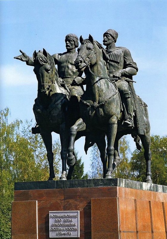 Какие прозвища дают памятникам в России