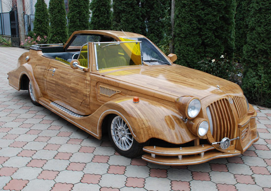 Деревянный автомобиль из Украины