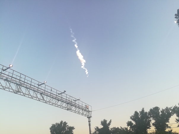 Над Липецкой областью сняли на видео падающий метеорит