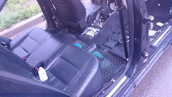 Разборка в Хабаровске: хозяйка машины наткнулась на "останки" своего автомобиля