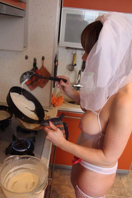 Жена любит готовить голой фото