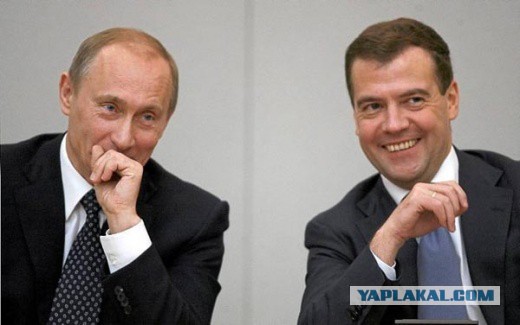 Фото Дня: Владимир Путин лично контролирует процесс родов, чтобы предотвратить махинации с материнским капиталом