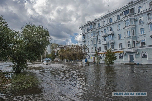 Всё, вода уходит! А вместе с нею печаль, разруха..