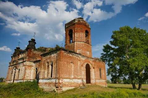 В Казанской епархии модели, снявшейся в эротической фотосессии в храме, пригрозили наказанием свыше