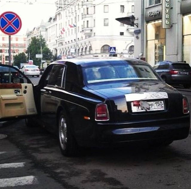 Парковка в Москве подорожает до 380 руб. в час