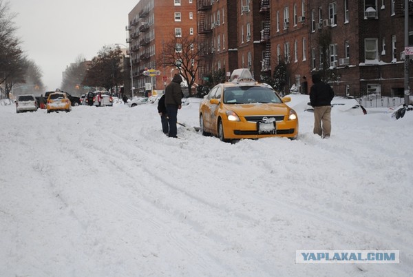 На Нью-Йорк надвигается невиданная снежная буря