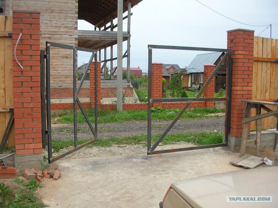 Въездные ворота для дачи своими руками 28