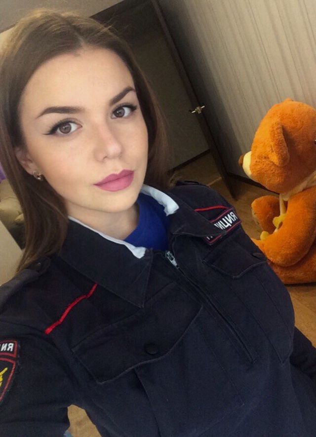 Симпатичные девушки-полицейские