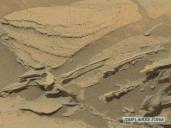 Загадочный монолит на поверхности марсианского спутника Фобоса