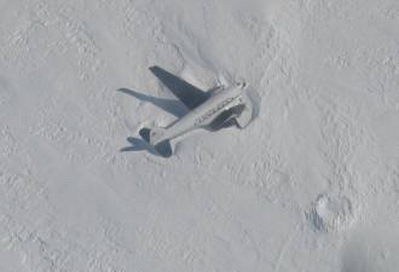 Ремонт самолета в Антарктиде.
