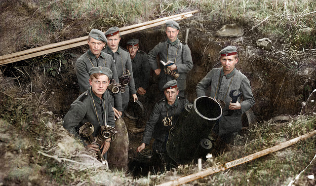 Московская художница Ольга Ширнина раскрасила более 2000 старых фотографий