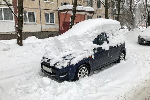 Что творится на дорогах Петербурга после снегопада