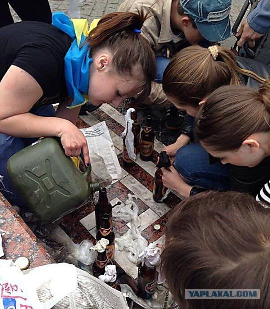 В Одессе девушку попытались выкинуть из маршрутки за разговор на украинском