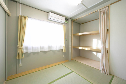 Постройка домов для потерпевших от цунами в Японии