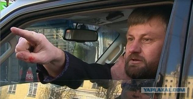 Пьяный святой отец избил автомобиль