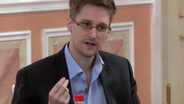 Сноуден раскритиковал пакет законов Яровой