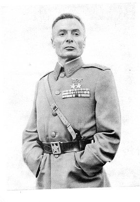 Петров Василий Степанович - единственный в мире офицер, воевавший без обеих рук.