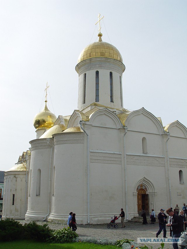 Троице-Сергиева лавра в цвете