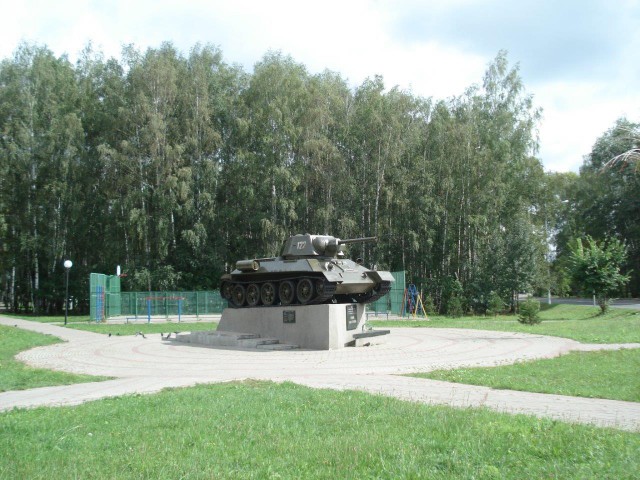 Танк Т-34/76 в Сходне