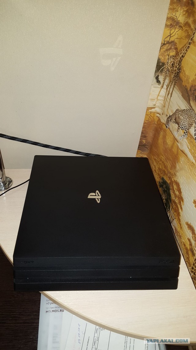 Sony PlayStation 4 Pro (1TB) (CUH-7116B) + 2-й геймпад + зарядная станция + игры