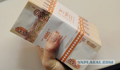 28 миллионов рублей в месяц. Это средняя зарплата топ-менеджера «Роснефти». За что?
