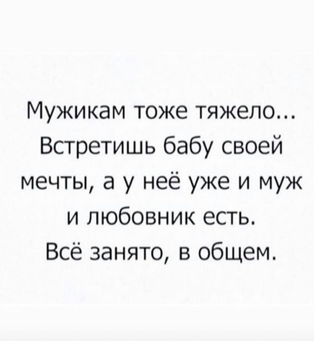 Захарова опубликовала фото в боксерских перчатках с ироничной подписью