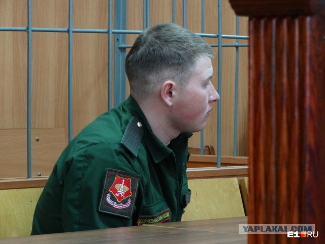 Солдат из Ноябрьска вырезал матерное слово на лбу у сослуживца