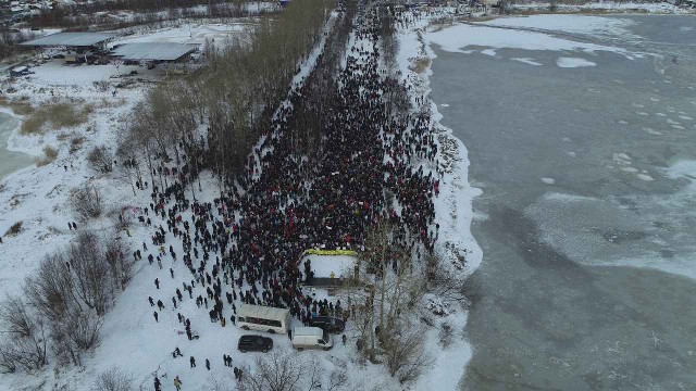 В Поморье на митинги против ввоза московского мусора вышли тысячи человек.