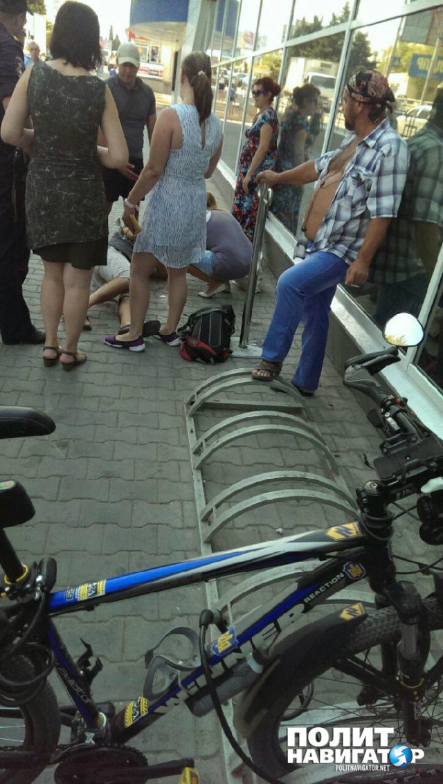 Мужчину избили в Севастополе за символику «Азова» на велосипеде