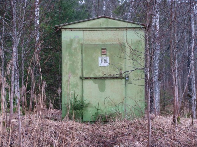 Показуха. На трассе в Череповецком районе установили туалеты, которыми нельзя пользоваться