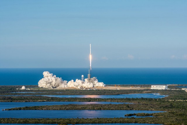 Роскосмос: будущее за возвращаемыми ступенями ракет SpaceX