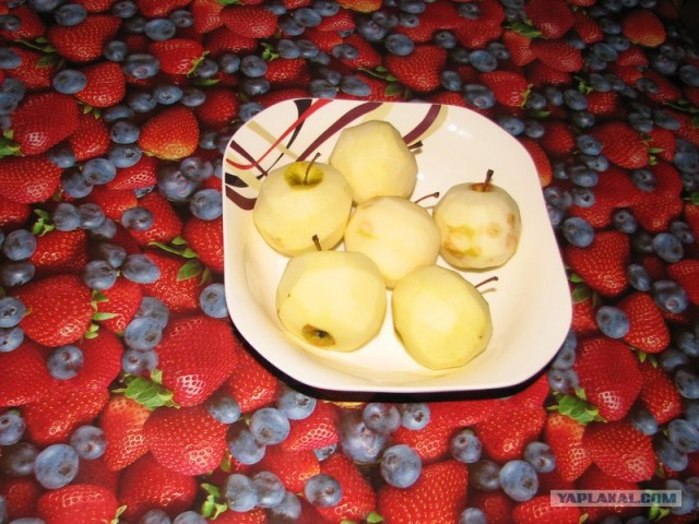 Яблочные ништяки со слоеным тестом и медом.