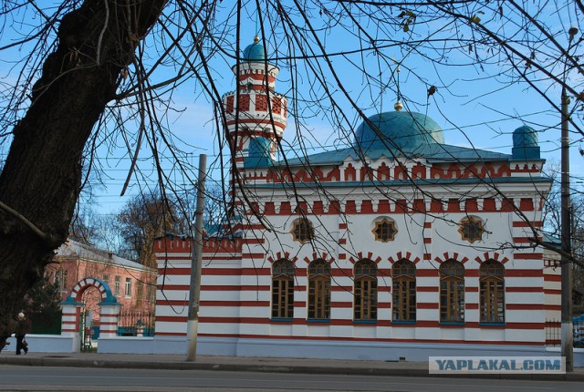 Татарин в московской мечети на Курбан Байрам
