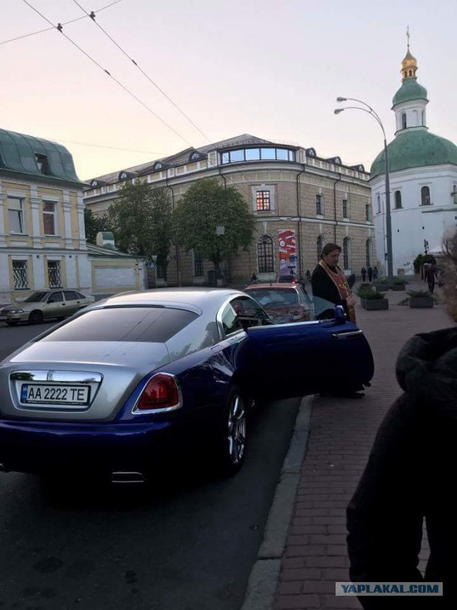Просто фото красивой машины из Киева......