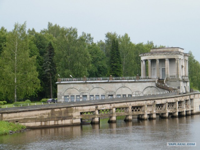 Грандиозное гидротехническое сооружение.