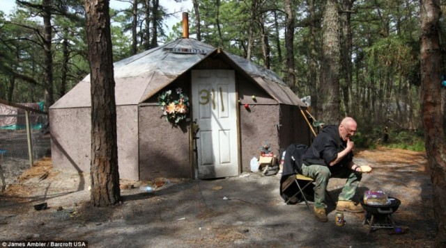 Палаточный городок бездомных американцев