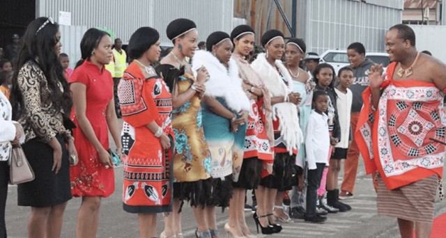 Что сделал король Свазиленда, когда застукал одну из своих 15-ти жён на лoже со своим министром юстиции (и лучшим другом)?