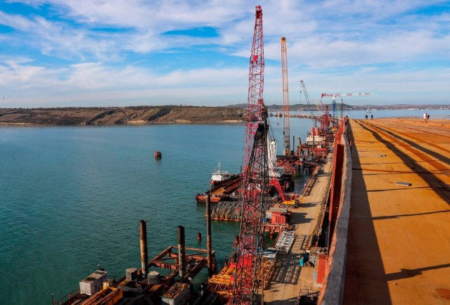Первые фото готового участка Крымского моста