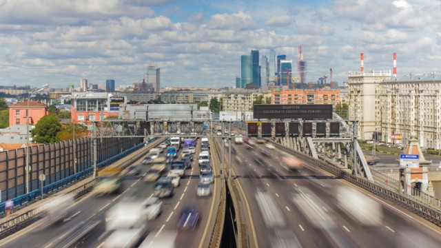 В России хотят уменьшить ширину дорожных полос