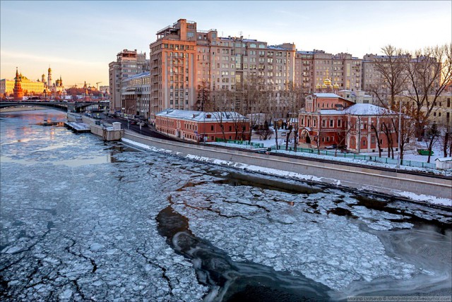 Москву сковали льды