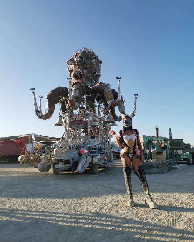 Экстравагантные посетители фестиваля "Burning Man 2019"