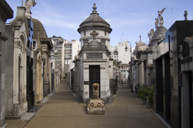 12 самых страшных кладбищ мира