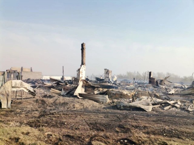 Сибирь в огне: 700 домов сгорели, 12 человек погибли, еще сотни — остались без жилья