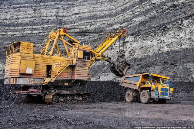Как в Хакасии добывают уголь открытым способом