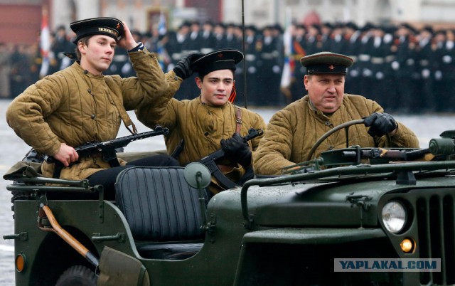 В Москве прошел торжественный марш в честь парада 7 ноября 1941 года