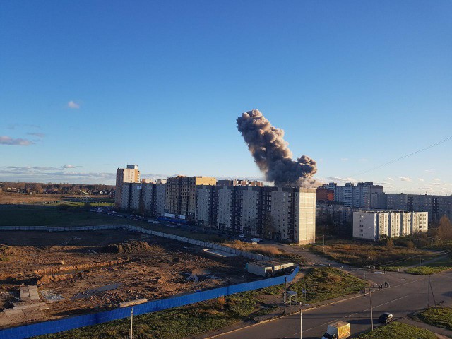 Очевидцы сообщают о сильном взрыве под Петербургом